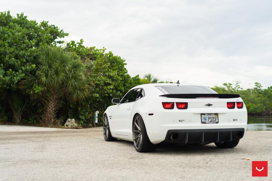  Chevrolet Camaro SS on Vossen Wheels (VFS1) 2017 года  (фото 13 из 25)